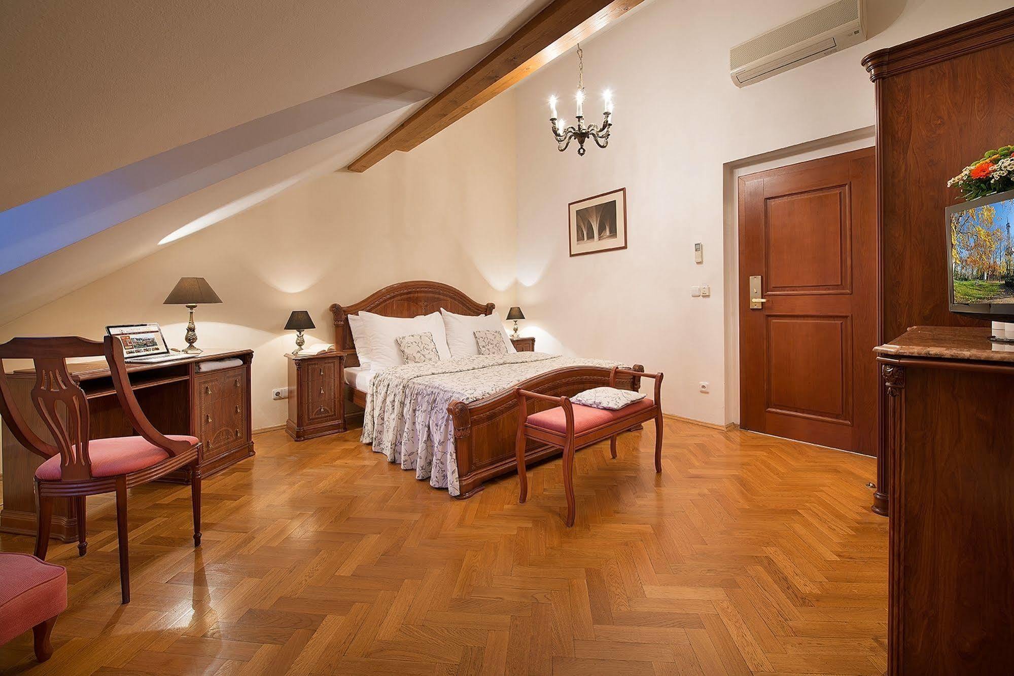 Boutique Constans 4* Praha